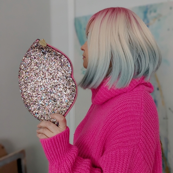 Sparkle LIPS 👄 makeup bag - Picture 3 of 10